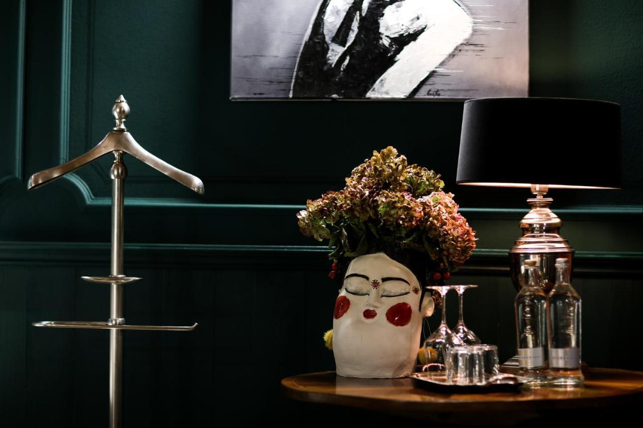 La Piazzetta Degli Artisti - Boutique B&B Bossolasco Екстер'єр фото