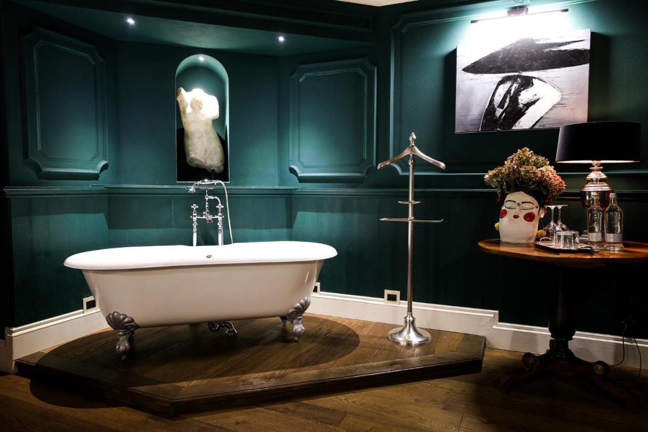 La Piazzetta Degli Artisti - Boutique B&B Bossolasco Екстер'єр фото