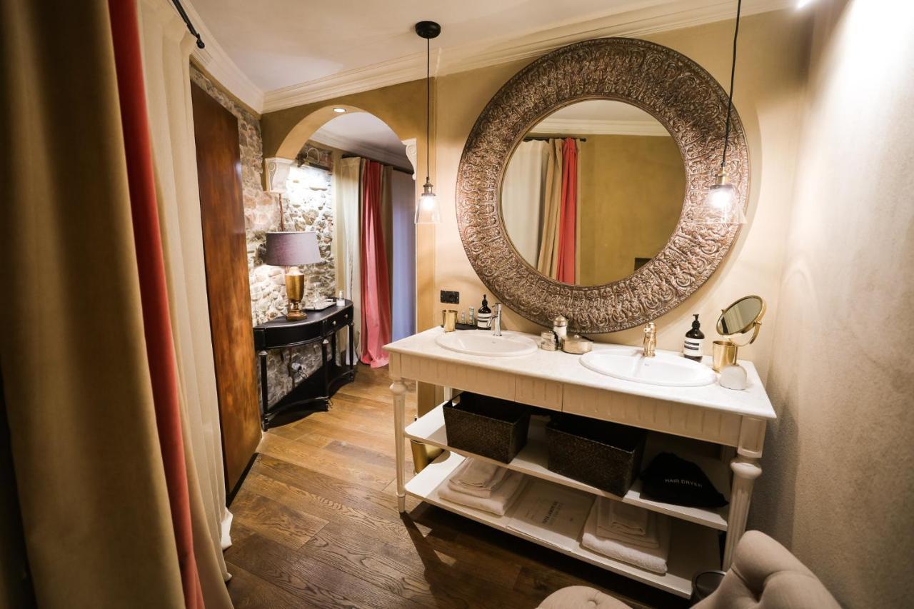 La Piazzetta Degli Artisti - Boutique B&B Bossolasco Екстер'єр фото