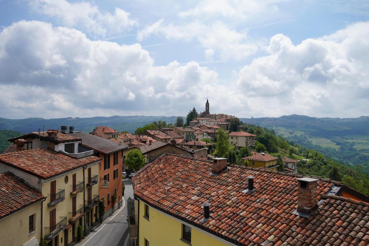 La Piazzetta Degli Artisti - Boutique B&B Bossolasco Екстер'єр фото